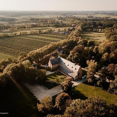 Priorij Corsendonk Hotel Oud-Turnhout ภายนอก รูปภาพ