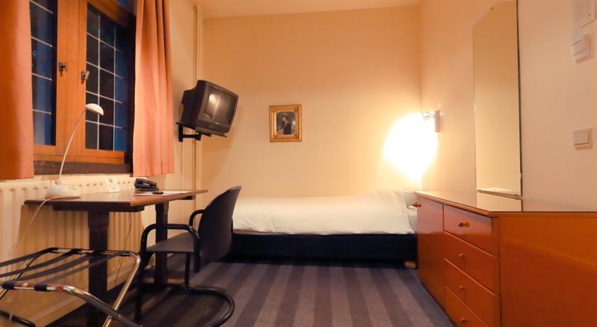 Priorij Corsendonk Hotel Oud-Turnhout ภายนอก รูปภาพ