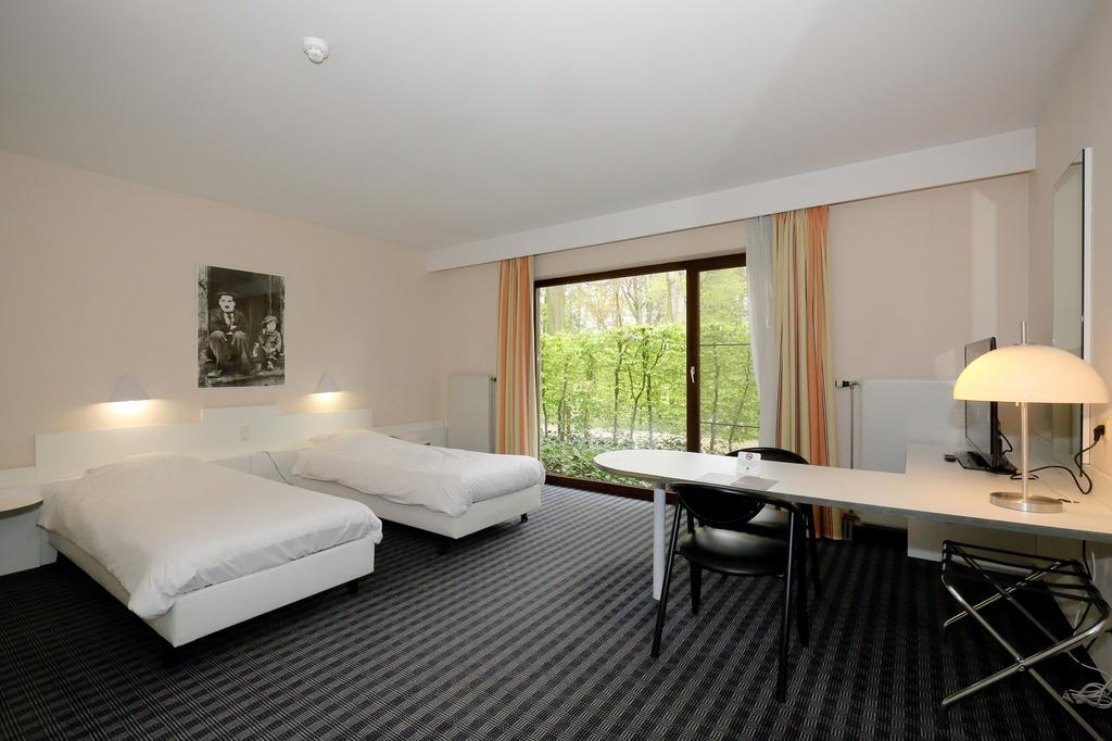 Priorij Corsendonk Hotel Oud-Turnhout ภายนอก รูปภาพ