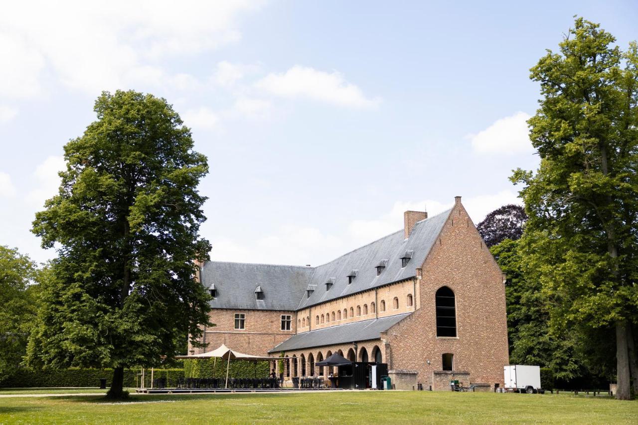 Priorij Corsendonk Hotel Oud-Turnhout ภายนอก รูปภาพ