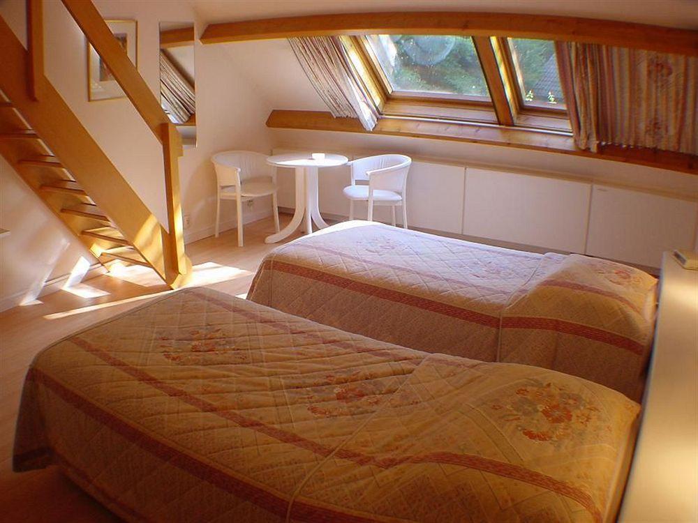 Priorij Corsendonk Hotel Oud-Turnhout ภายนอก รูปภาพ