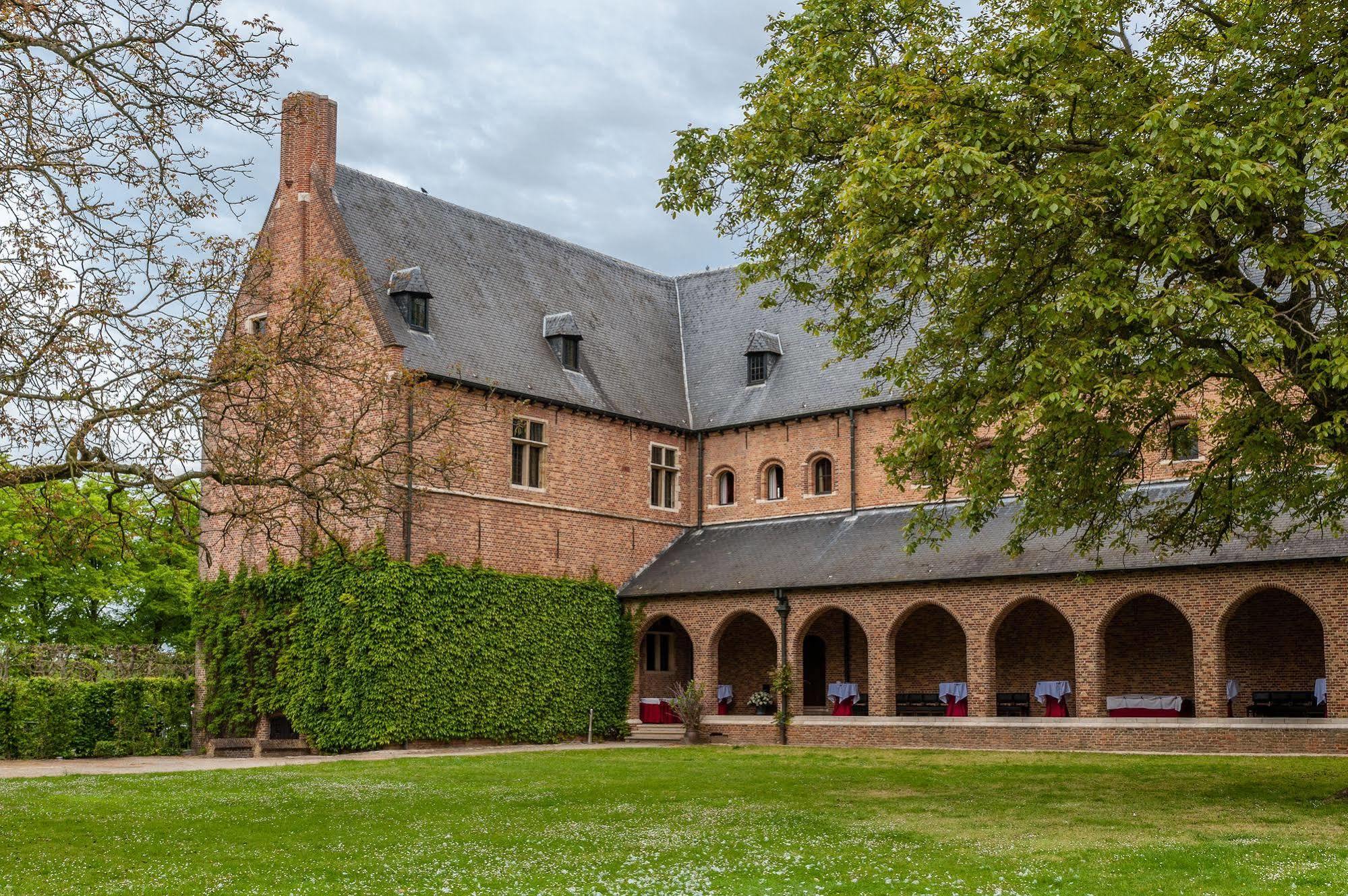 Priorij Corsendonk Hotel Oud-Turnhout ภายนอก รูปภาพ