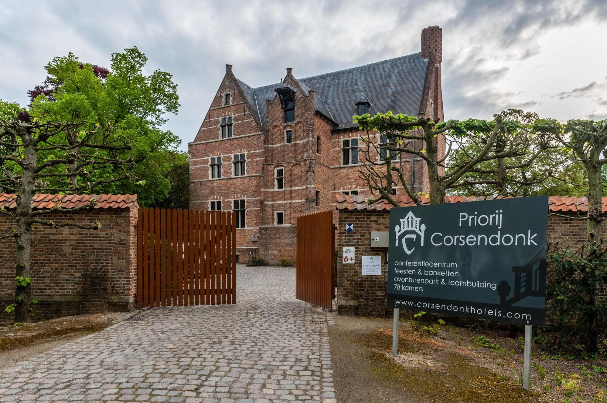 Priorij Corsendonk Hotel Oud-Turnhout ภายนอก รูปภาพ