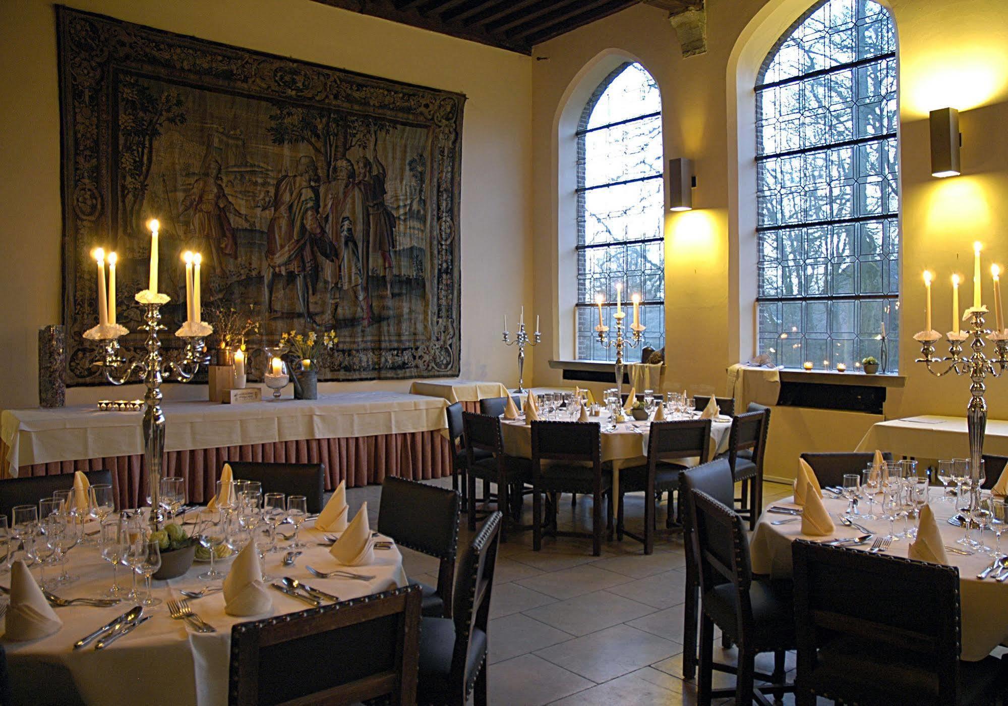 Priorij Corsendonk Hotel Oud-Turnhout ภายนอก รูปภาพ