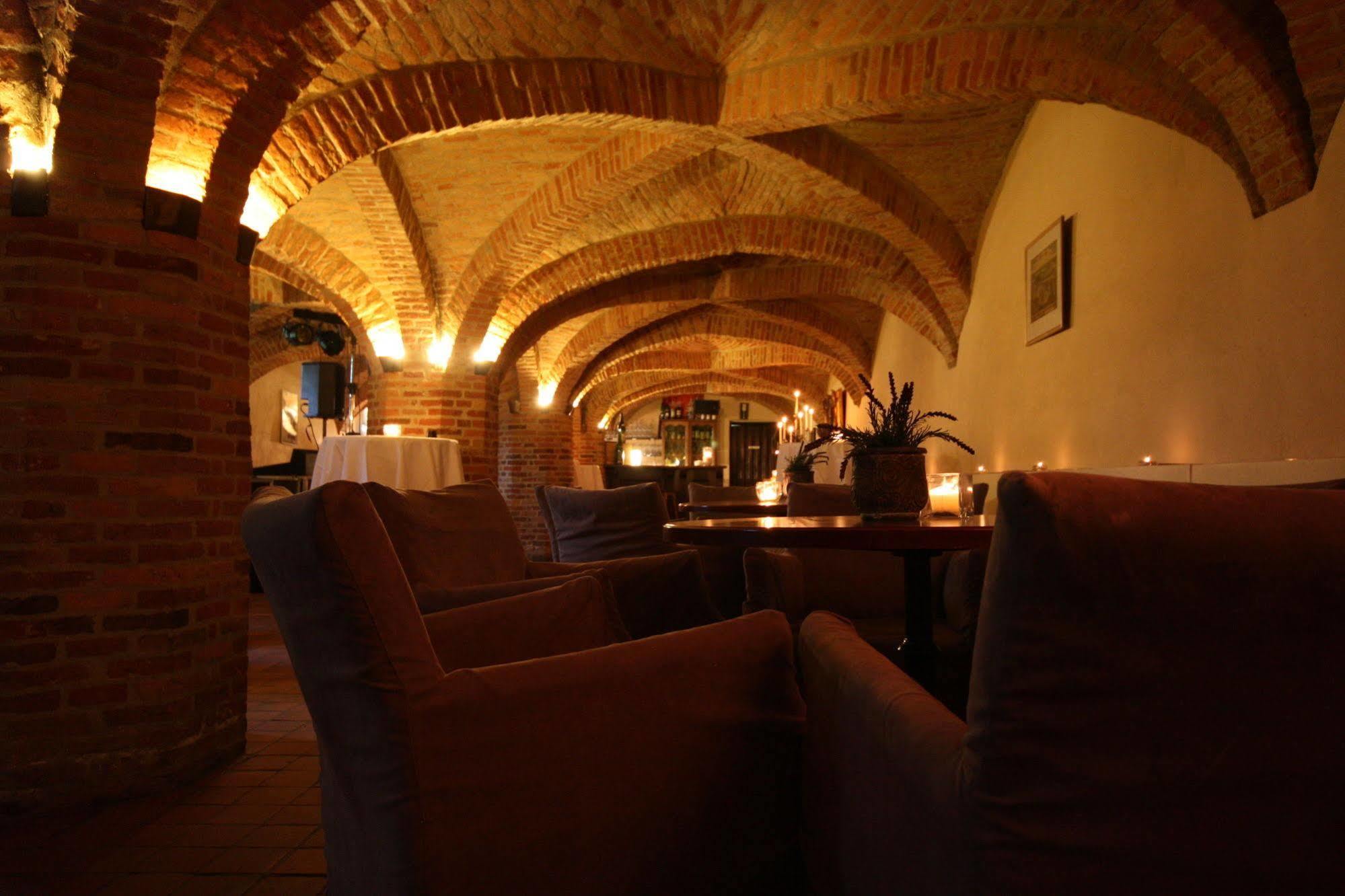 Priorij Corsendonk Hotel Oud-Turnhout ภายนอก รูปภาพ